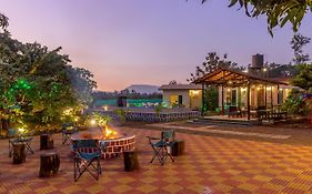 Saffronstays Apricus Farm - 4Bhk Veg Estate With Pool, Yoga & Garden